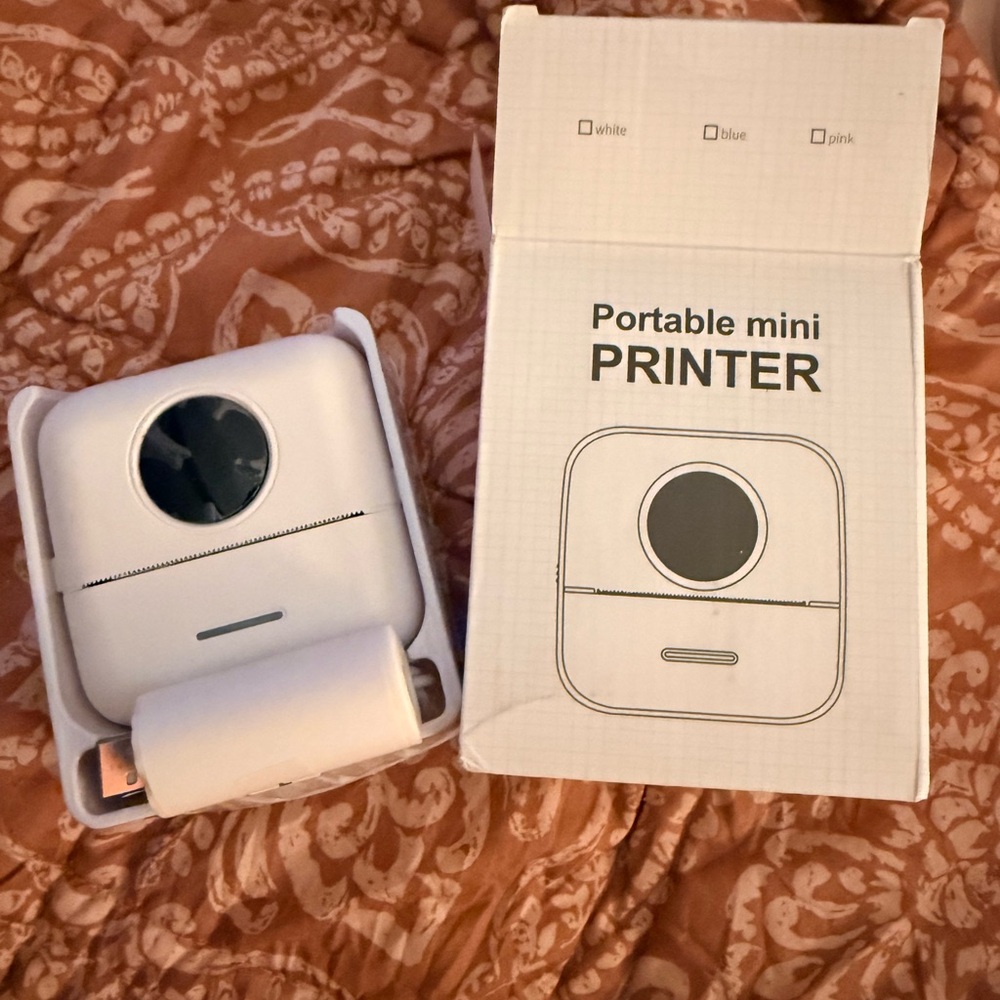 White Portable Label Printer - Picture 2 of 5